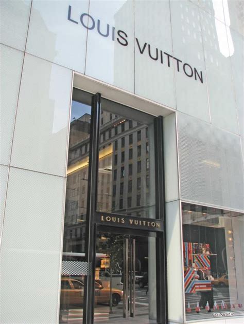 louis vuitton 5th avenue hours